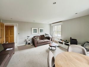 Lounge- click for photo gallery